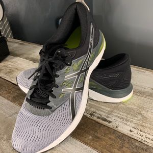 Men’s Asics Running Shoes (size 11)